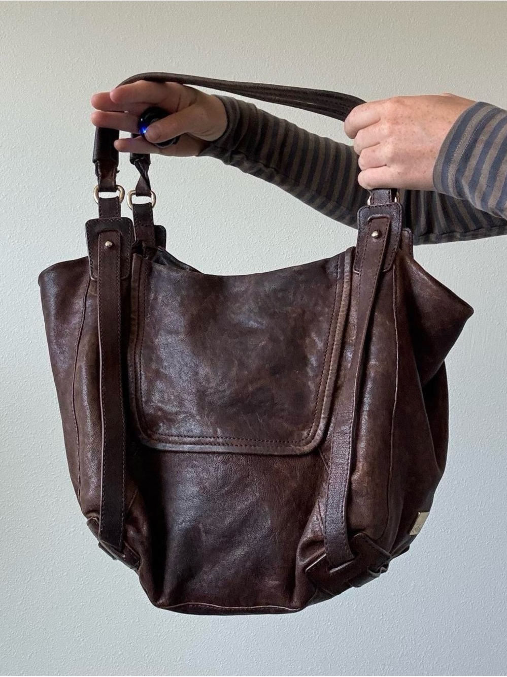 Kooba distressed brown slouchy leather hobo bag - Picture 4 of 8